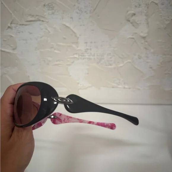 OAKLEY DANGEROUS Breast Cancer Black Pink Plastic Sunglasses - Picture 9 of 16